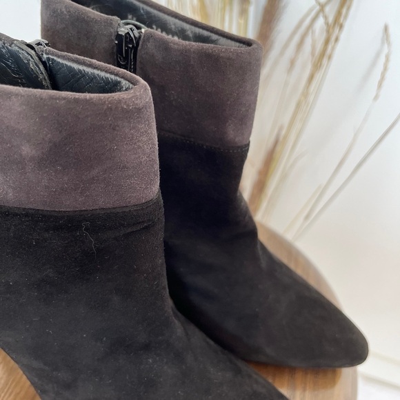 Stuart Weitzman Black Suede Ankle Boots size 10 - Picture 4 of 6